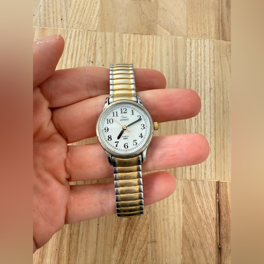 Vintage Timex ladies two tone expansion bracelet watch NEW BATTERY